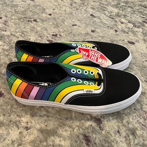 NWT Vans Authentic